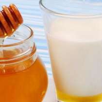 Благодатните свойства на медът и млякото