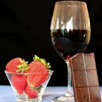 От какво могат да ни предпазят шоколада и червеното вино?