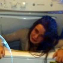 ВИДЕО: Момиче се заключи в пералня