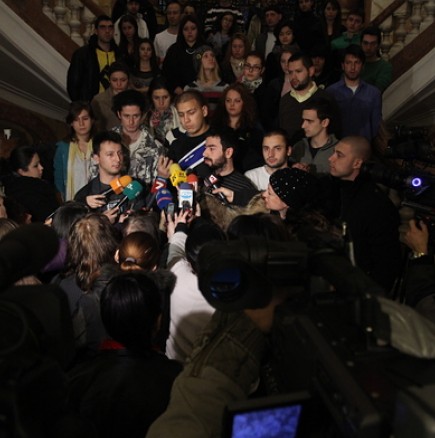 "Ранобудните студенти" окончателно свалят окупацията на СУ
