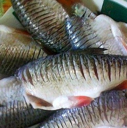 Малка здравословна кулинарна тайна за приготвяне на риба, така че да не се усещат костите