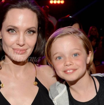 Дъщерята на Анджелина Джоли промени решението си да стане момче и се превърна в красиво момиче