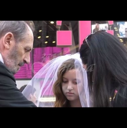 Сватба между 65-годишен и 12 -годишна накара обществото да реагира