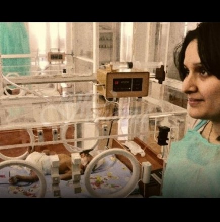 Заразена родилка, съпруга на починал от коронавирус, роди живо и здраво бебе