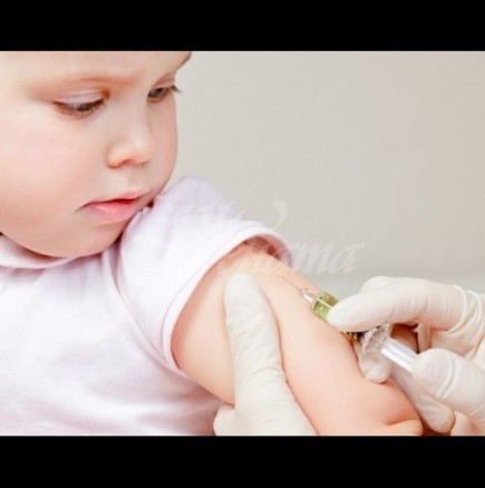 Наболяла тема-За или против сте децата да бъдат ваксинирани