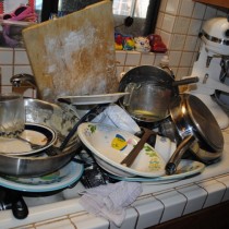 Защо не трябва да оставяте мръсни чинии в кухнята и за една нощ