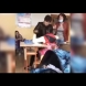 Потресаващо ВИДЕО: Учителка бие и скубе ученичка в клас, колежката ѝ крещи обиди (ВИДЕО):