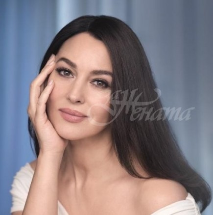 Дъщерята на Моника Белучи я задмина по красота (снимки)