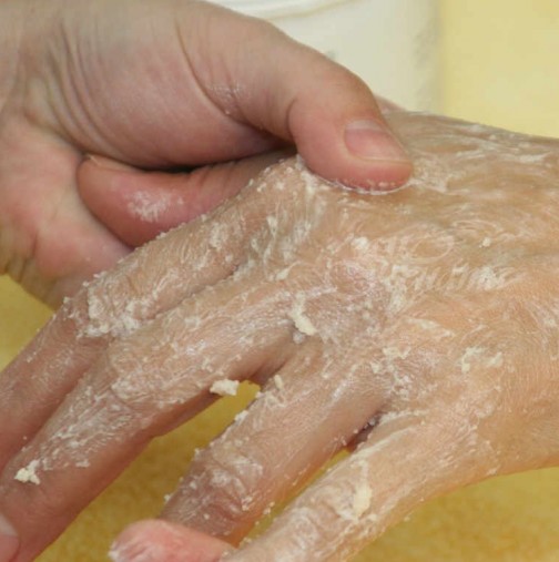 Домашен крем за ръци меки като кадифе