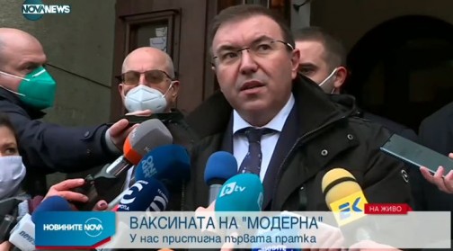 За облекчаване на мерките, министър Ангелов е категоричен