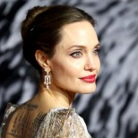 Анджелина Джоли продава скъп подарък от Брад Пит-Снимка