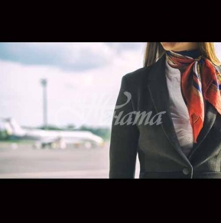 Така изглежда най-красивата стюардеса в света, която оставя мъжете със зяпнала уста (Снимки):