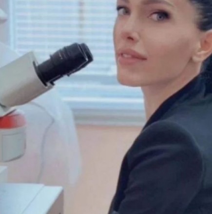 Ослепително красива лекарка от Северна Македония реши да гради кариера в България