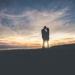 7 признака, че вашият мъж е лудо влюбен във вас