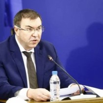 Министър Ангелов пред журнаилсти: Замесиха ни в две кголеми лъжи за Ковид 19