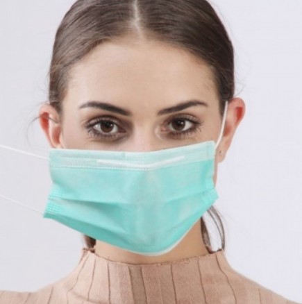 Как да избегнем негативния ефект на медицинска маска върху кожата на лицето