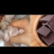 Ако видите как изглежда шоколадът, преди да попадне в ръцете ни, ще ви се отще! (Видео):