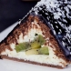 3 реда бисквитки, мажеш крема и е готово, по- вкусно, по- лесно и по- бързо от бисквитена торта