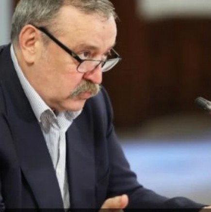 Министър Ангелов развесели всички първоаприлска шега за проф. Кантарджиев