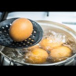 Направете така и нито едно яйце няма да се пукне при варенето! 6 задължителни стъпки: