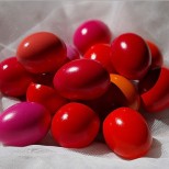 Червени яйца без химия - най-ярките природни бои, с които да ги направите от цикламени до тъмночервени: