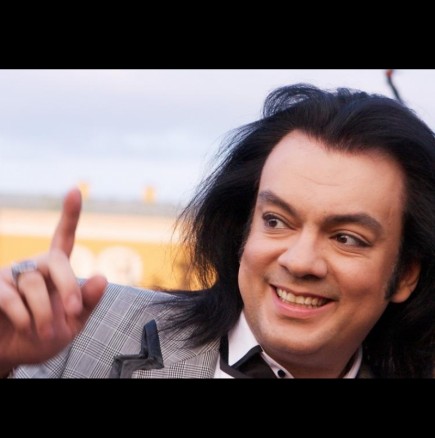 Филип Киркоров се докара в маркови дрешки за 20 бона и отпраши за луксозен Дубай (Снимки):