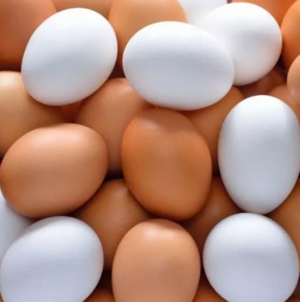 Когато имате кафяви, големи яйца и не искате да купувате малки бели, можете лесно да си ги избелите
