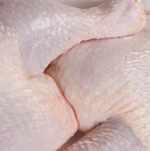 Унищожават тонове пилешко месо, заради наличие на салмонела