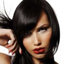 Правилни грижи за боядисаната черна коса за повече блясък