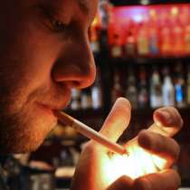 Депутати отново ще борят пълната забрана за пушене в заведенията!