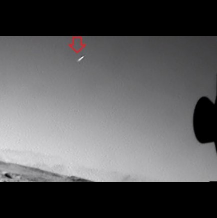 Марсоходът засне НЛО, което излита от Марс!