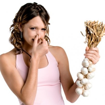 7 лесни начина за отстраняване миризмата от чесън