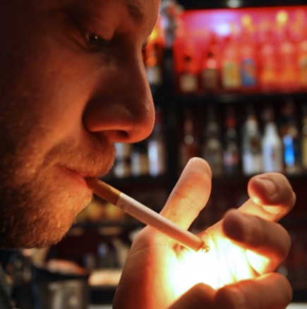 Депутати отново ще борят пълната забрана за пушене в заведенията!