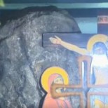 Чудотворен камък в околностите на София кара вярващите да се стичат на тълпи-Видео