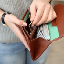 Нещата от портфейла ви, които ви обричат на бедност ако ги носите постоянно