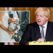 Борис Джонсън вдигна тайна сватба с 23-години по-младата си жена. Вижте красивата му булка (Снимки):