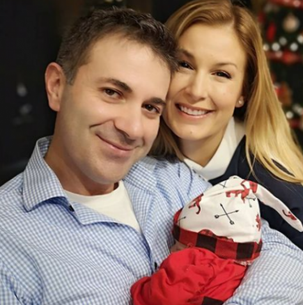 Синът на Венелин Петков и Николета Маданска стана на 6 месеца - ето порасналия сладурко и изненадата от мама (Снимки):