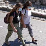 В Гърция връщат мерките - Пандемията връхлита с нова сила