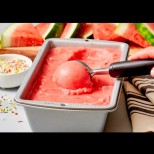 На това му викам аз евтинджос - разхлаждащ сладолед от диня за без пари! 3 продукта и ти е вкусно в жегите: