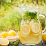 Цяло лято само това пием у дома- домашна лимонада, разхлажда на момента