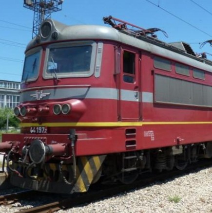 Влак удари 45-годишна жена