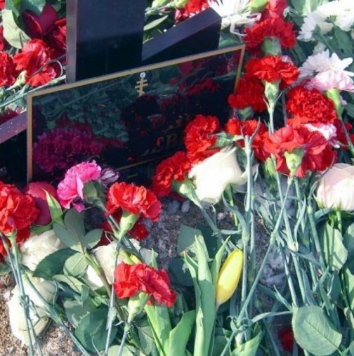Защо поставянето на свежи цветя в ковчег на починал човек може да бъде опасно за хората
