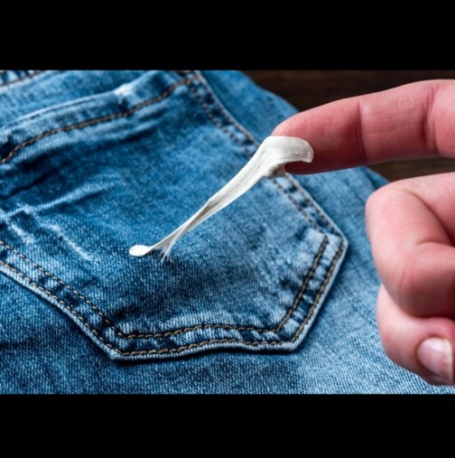 Как се маха дъвка от дрехите - най-лесният начин, без да режете и късате нищо: