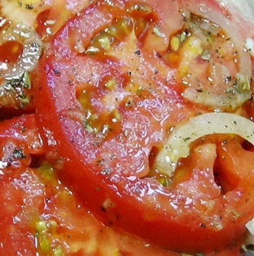 Най- добрата салатка от домати и то за 5 минутки