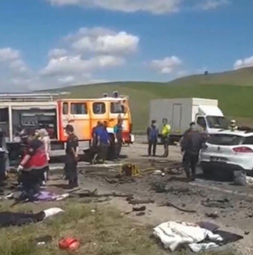 9 загинали в пътен инцидент