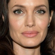 Анджелина Джоли излезе от болница-Снимки