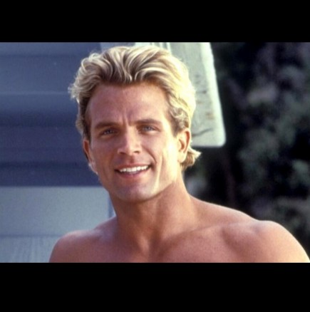 Жените бяха луди по него: Ето как изглежда най-красивият актьор от "Спасители на плажа" 30 години по-късно (Снимки):