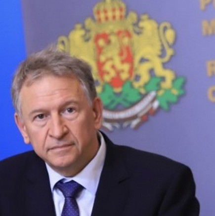 От последните минути: Министър Кацаров издаде заповедта, която чакахме