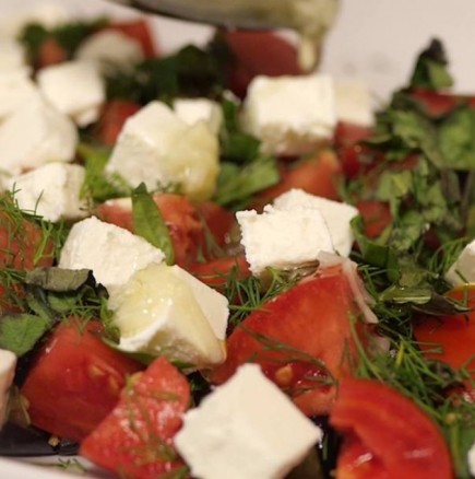 Патладжанът приготвен така се харесва и на децата даже, а за мен това е топ салатката ми за лятото