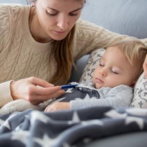 Как се сваля температурата при децата без лекарства